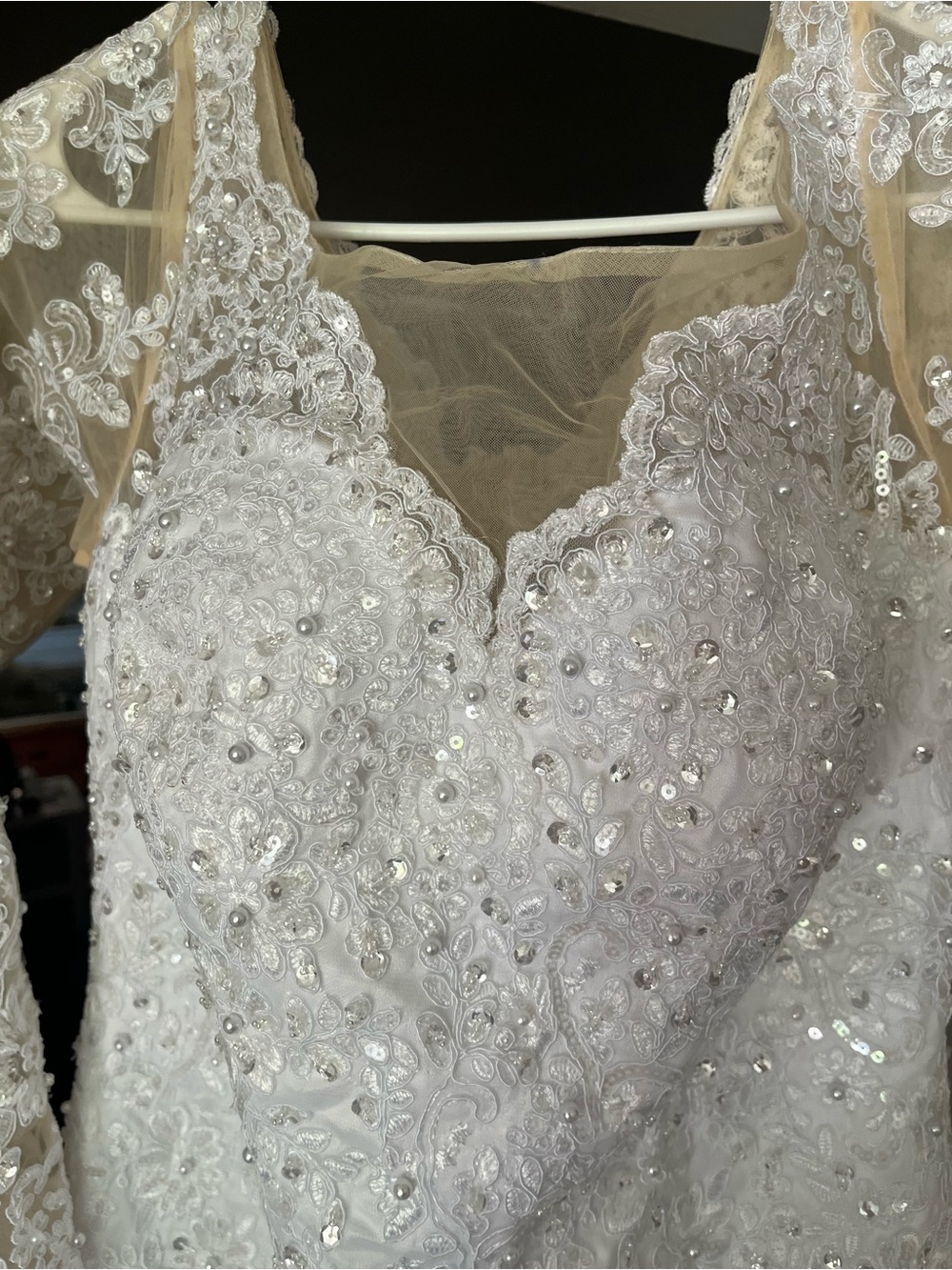 Breathtaking White Beaded Lace Wedding Dress - Beautiful - Picture 9 of 13